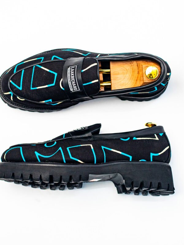 MGL2390-R1 Noir Vintage Loafer